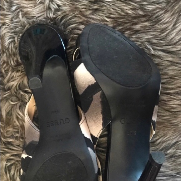 NWOB Guess tiger stripe open side peep toe pumps - Picture 4 of 4